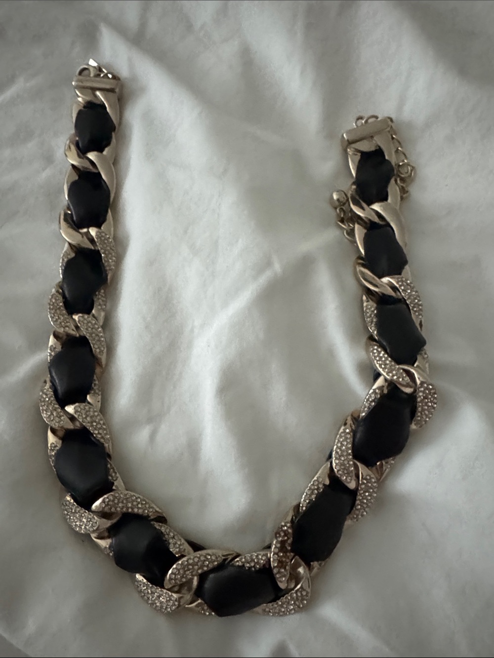 Elegant Black and Gold Chain Link Necklace